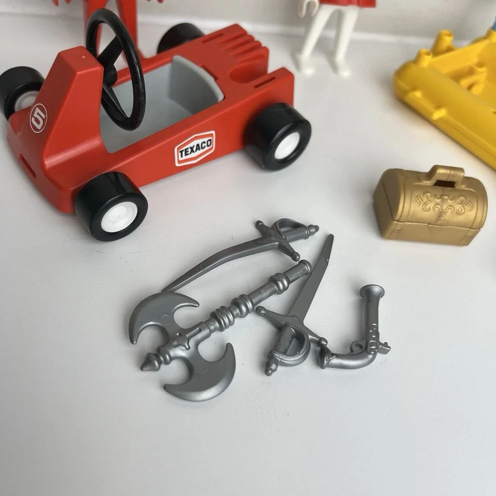 Playmobil Vintage Lot Race Car Driver Boat People Kite Flowers Weapons‎ Treasure